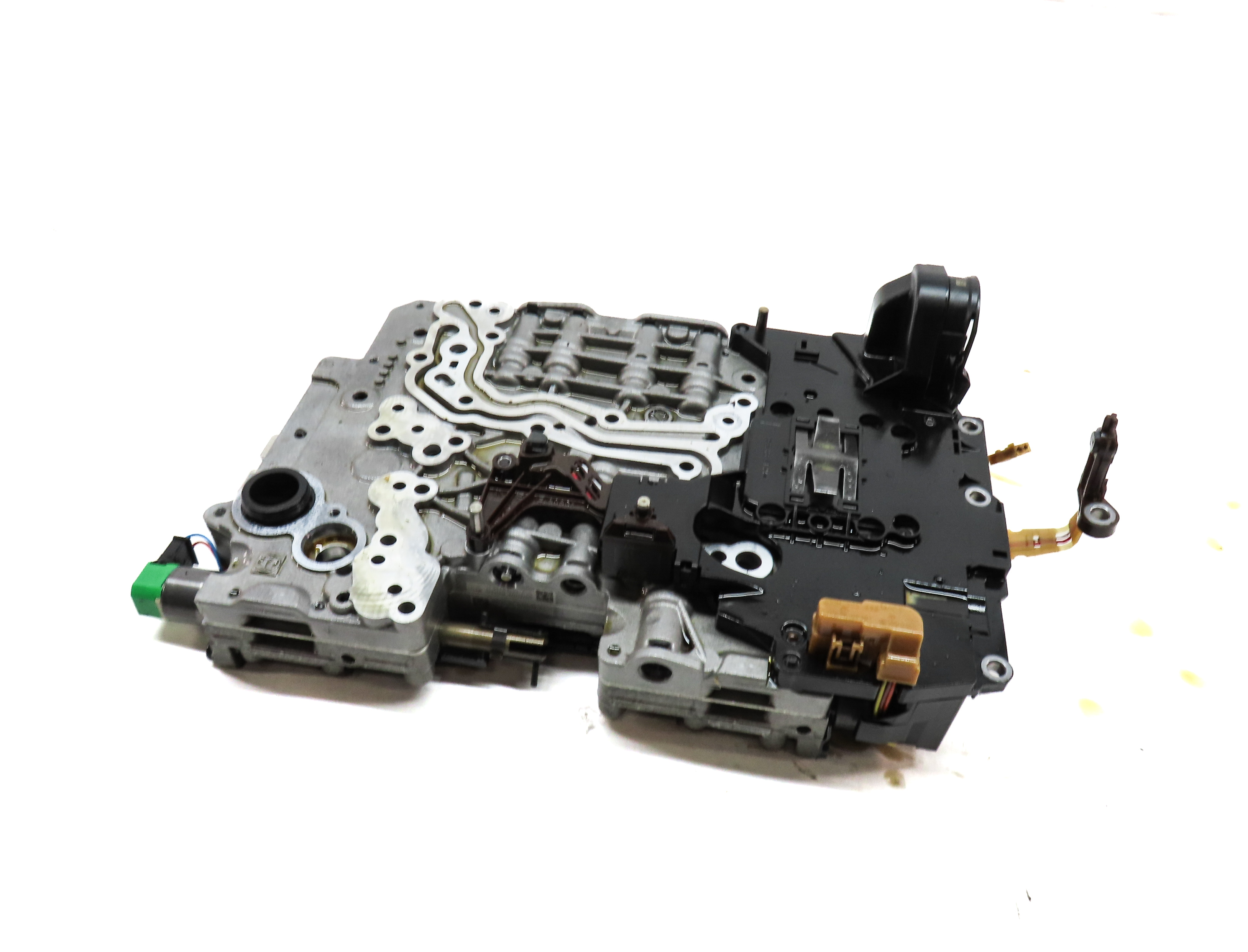 2013-2015 BMW X1 (E84) 28iX - AWD 2.0L TURBO 8HP-45 TRANSMISSION VALVE BODY — exact item pictured